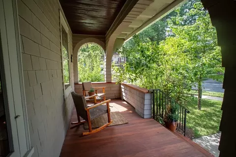 37 Pineywoods Ave, Springfield, MA 01108 photo 3