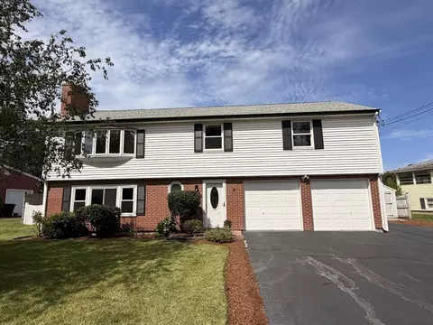 6 Canterbury Rd, Woburn, MA 01801