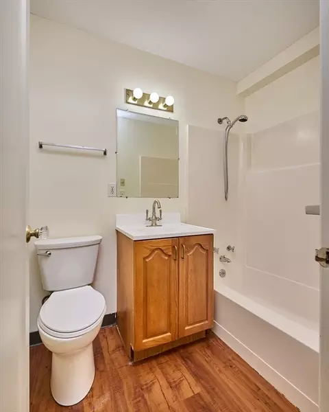 Bath - 170 E Hadley Rd #85, Amherst, MA 01002 photo 1 of 1