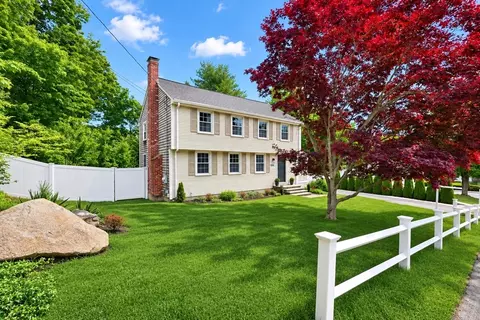 15 Calvin Rd, North Attleboro, MA 02760