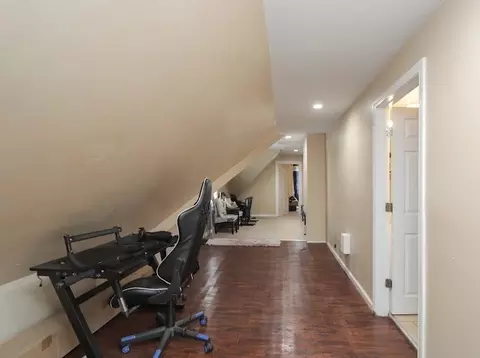 Entry Way - 44-46 Dawes St, Springfield, MA 01109 photo 2 of 3