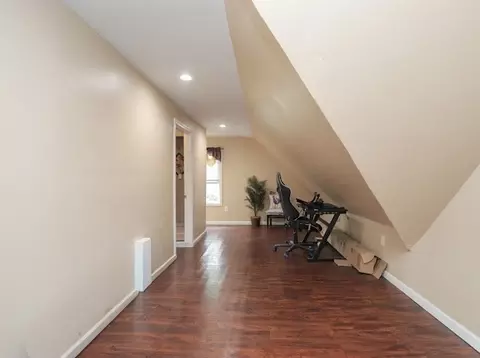 Entry Way - 44-46 Dawes St, Springfield, MA 01109 photo 1 of 3