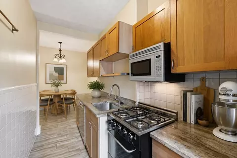 55 Thatcher St #1, Brookline, MA 02446 photo 3