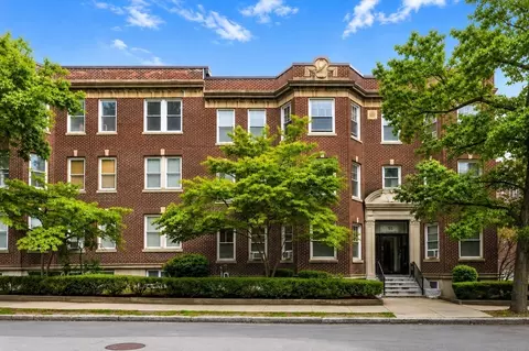 55 Thatcher St #1, Brookline, MA 02446 photo 7