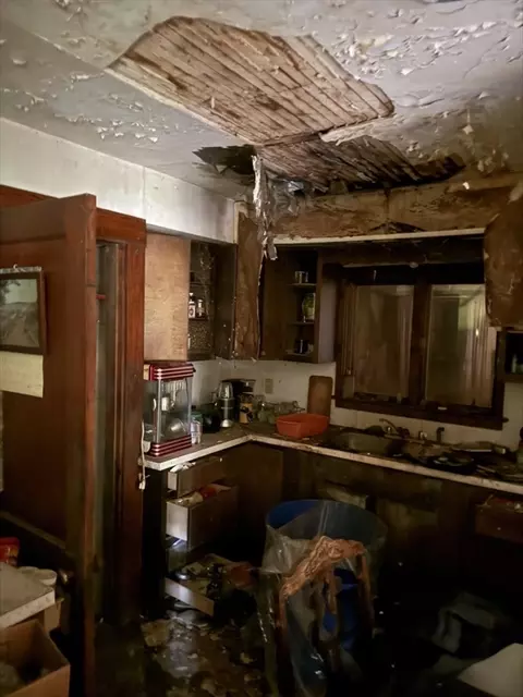 Kitchen - 78 E Main St, Georgetown, MA 01833 photo 2 of 2