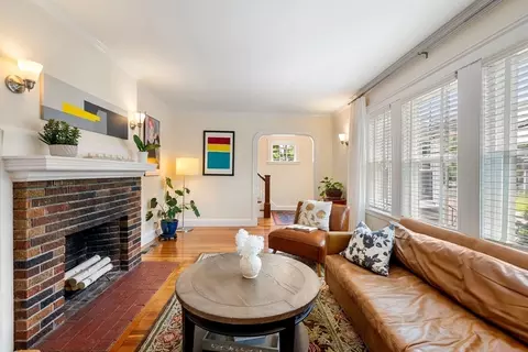 40 Ansonia Rd, West Roxbury, MA 02132