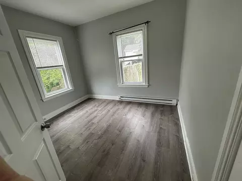 Bedroom - 89 Mill St, Worcester, MA 01603 photo 2 of 4