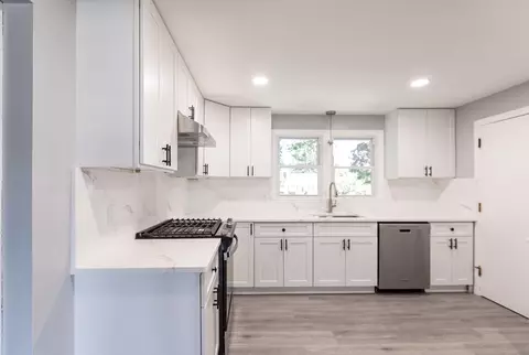 Kitchen - 10 Michael Rd, Randolph, MA 02368 photo 3 of 5