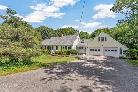 18 Quivet Dr, Dennis, MA 02660