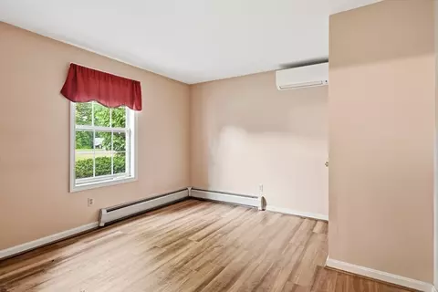 Bedroom - 14 Florence Rd, Easthampton, MA 01027 photo 2 of 4