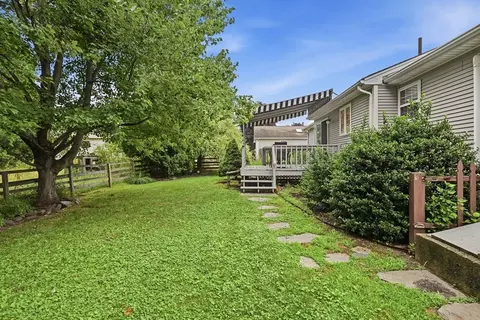 Exterior - 14 Florence Rd, Easthampton, MA 01027 photo 9 of 10