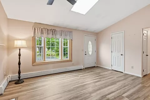 Living - 14 Florence Rd, Easthampton, MA 01027 photo 2 of 8