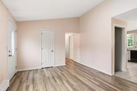 Living - 14 Florence Rd, Easthampton, MA 01027 photo 3 of 8