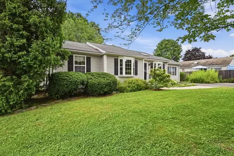 Exterior - 14 Florence Rd, Easthampton, MA 01027 photo 1 of 10