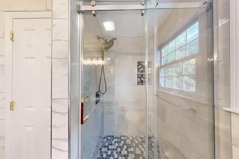 Bath - 79 Summer St, Walpole, MA 02071 photo 3 of 4