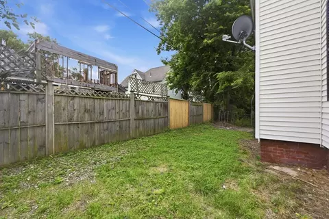 Exterior - 19-21 Rutledge Ave, Springfield, MA 01105 photo 6 of 11