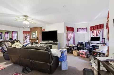 Living - 19-21 Rutledge Ave, Springfield, MA 01105 photo 5 of 6