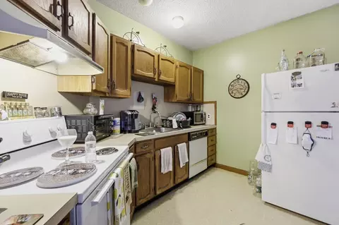 Kitchen - 19-21 Rutledge Ave, Springfield, MA 01105 photo 4 of 5