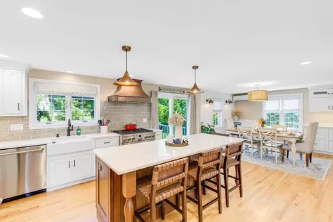 5 Virginia Ln, Newburyport, MA 01950