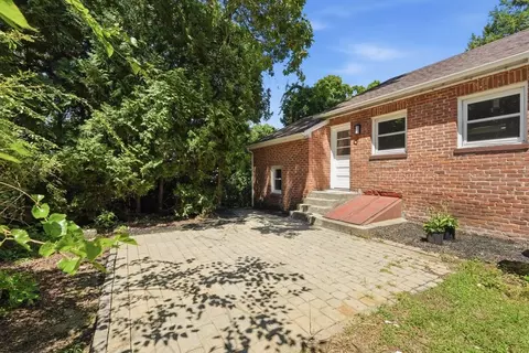 Exterior - 158 Devens St, Springfield, MA 01151 photo 4 of 6