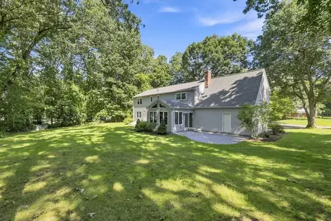 Exterior - 76 Mohawk Dr, Longmeadow, MA 01106 photo 3 of 9