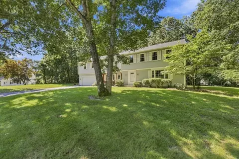 Exterior - 76 Mohawk Dr, Longmeadow, MA 01106 photo 8 of 9