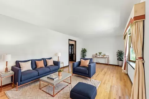 Living - 76 Mohawk Dr, Longmeadow, MA 01106 photo 2 of 2