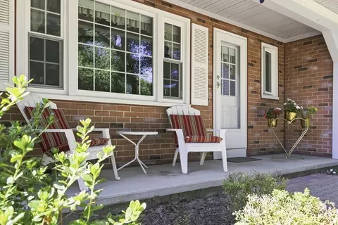Exterior - 76 Mohawk Dr, Longmeadow, MA 01106 photo 7 of 9