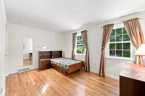 Bedroom - 76 Mohawk Dr, Longmeadow, MA 01106 photo 4 of 6
