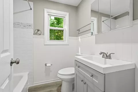 Bath - 15 Pear St, Springfield, MA 01109 photo 2 of 2