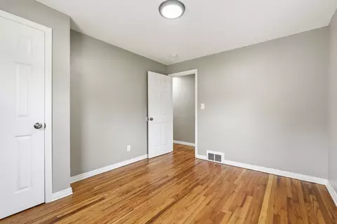 Bedroom - 15 Pear St, Springfield, MA 01109 photo 2 of 6