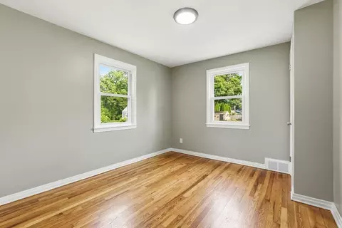 Bedroom - 15 Pear St, Springfield, MA 01109 photo 1 of 6