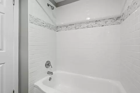 Bath - 15 Pear St, Springfield, MA 01109 photo 1 of 2