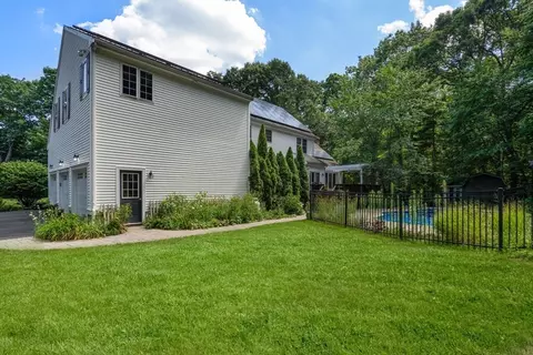 Exterior - 66 Glenview St, Upton, MA 01568 photo 11 of 13
