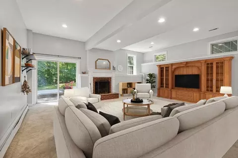 Living - 66 Glenview St, Upton, MA 01568 photo 2 of 3