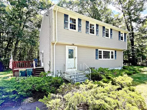 137 Catherine Dr, Abington, MA 02351