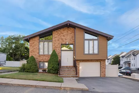 18 Blaney St, Revere, MA 02151