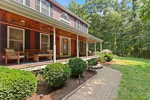 Exterior - 2 Brookside St, Upton, MA 01568 photo 6 of 8