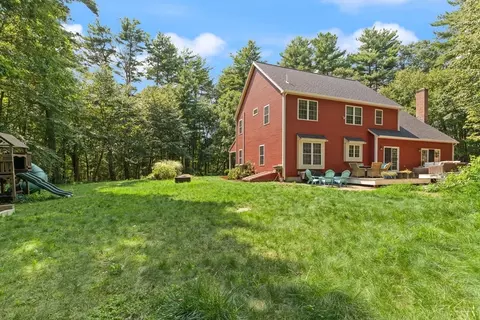 Exterior - 2 Brookside St, Upton, MA 01568 photo 2 of 8