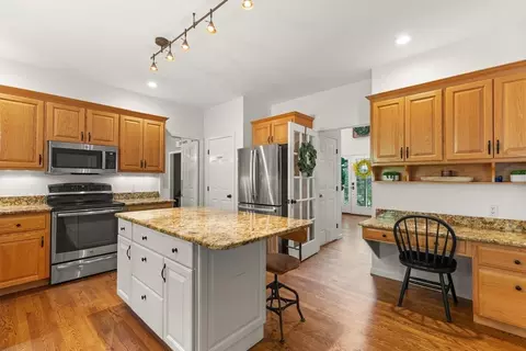 Kitchen - 2 Brookside St, Upton, MA 01568 photo 4 of 5
