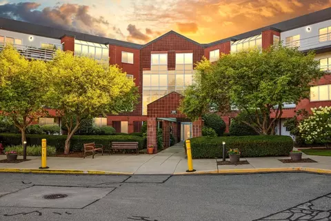 282 Place Ln #282, Woburn, MA 01801