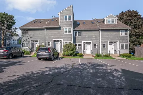 38 Farmland Rd #C, Lowell, MA 01850