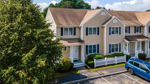 33 Freedom Cir #33, Pembroke, MA 02359