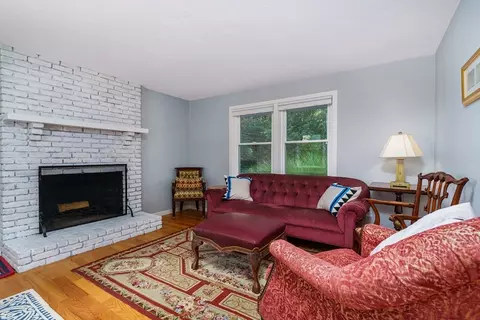 Living - 167 Willow St, Acton, MA 01720 photo 4 of 5