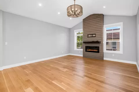 Living - 49 Chestnut St # A, Wakefield, MA 01880 photo 1 of 4