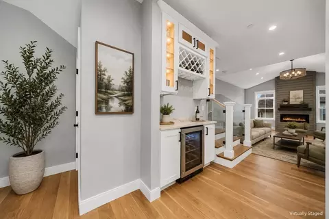 Entry Way - 49 Chestnut St # A, Wakefield, MA 01880 photo 5 of 8