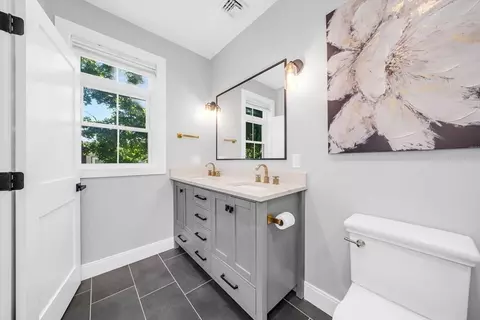 Bath - 49 Chestnut St # A, Wakefield, MA 01880 photo 3 of 5