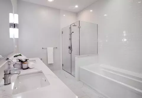 Bath - 10 Shipyard Dr #317, Hingham, MA 02043 photo 1 of 3