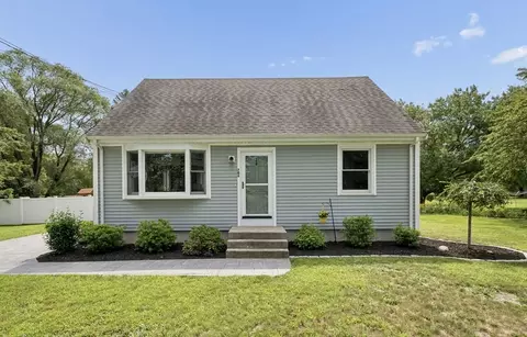 706 Russells Mills Rd, Dartmouth, MA 02748