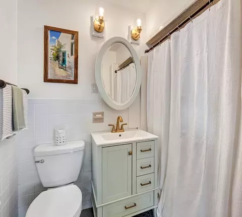 Bath - 6 Elm Ct, Maynard, MA 01754 photo 1 of 3